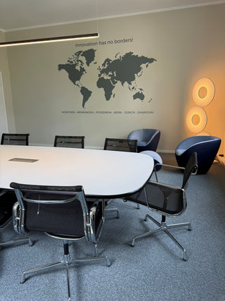 hochwertige Bürogestaltung eines Besprechnungsraums in München