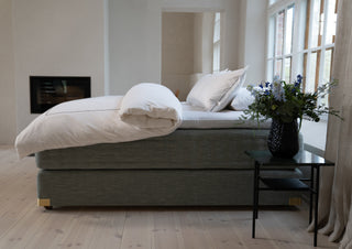 Anemoia Bett - Stocker Einrichten