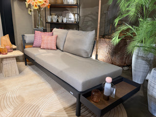 Minu Liege Outdoor Sale