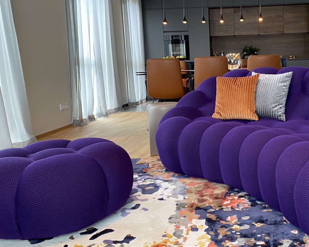 Designer Sofa von Roche Bobois der Serie Bubble in lila